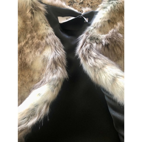 BSable Los Angeles Faux Fur‎ Vest - Picture 8 of 13